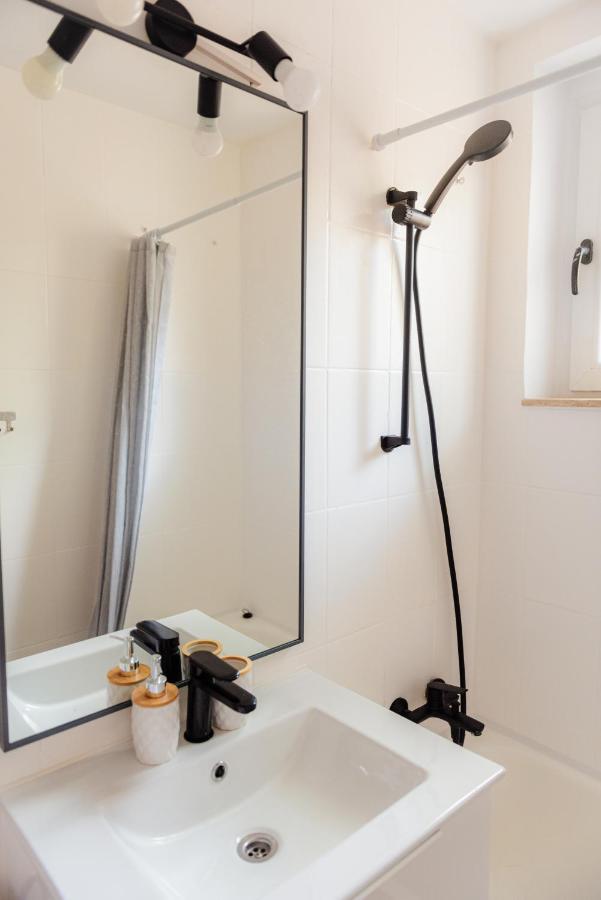 Cozy Apartment Ultracentral Universitate Square Bucarest Esterno foto
