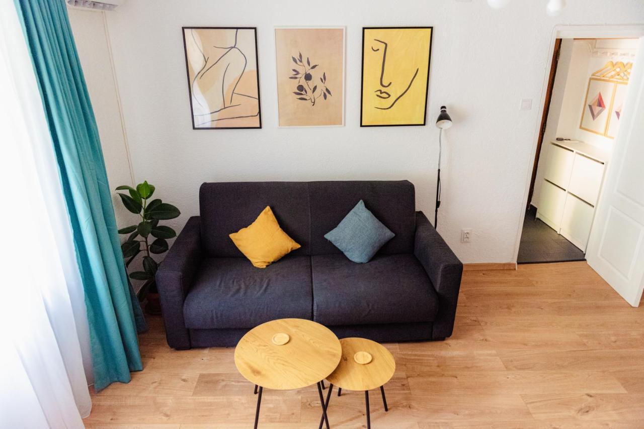 Cozy Apartment Ultracentral Universitate Square Bucarest Esterno foto